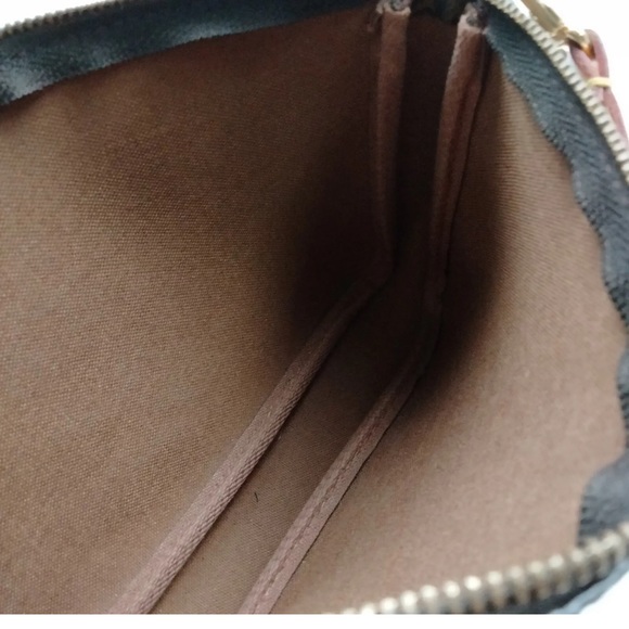 Louis Vuitton Pochette Accessoires Monogram - Picture 8 of 11